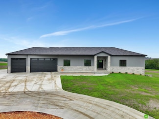 5830 Rock Creek Rd, Ceresco, NE 68017