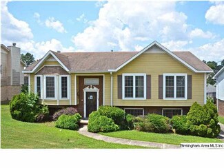 1169 Red Oak Cir, Fairfield, AL 35064