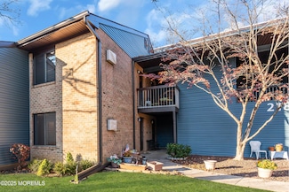 218 Medford Ct Unit A, Manalapan, NJ 07726