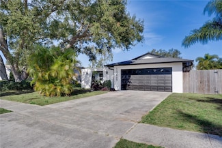 13469 Sol Vista Dr, Largo, FL 33774