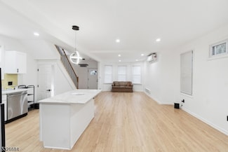 216 Renner Ave, Newark, NJ 07112