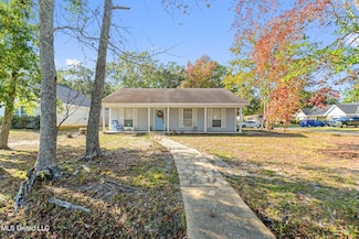 1711 S 1st St, Ocean Springs, MS 39564