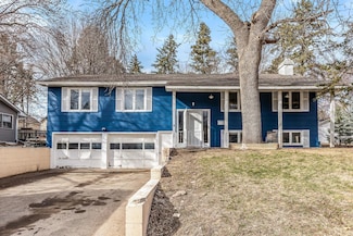 517 Woodley St E, Northfield, MN 55057