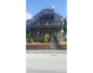 8 Charlton St, Worcester, MA 01608