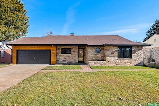 709 N 72nd Ave, Omaha, NE 68114