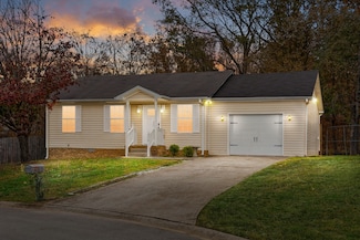 976 Van Buren Ave, Oak Grove, KY 42262