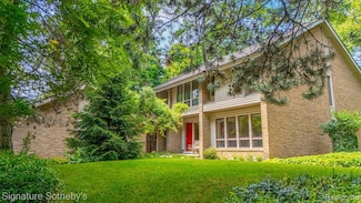 26311 W 14 Mile Rd, Franklin, MI 48025