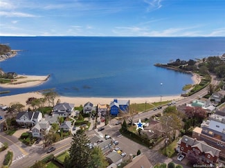 232 Hillspoint Rd, Westport, CT 06880