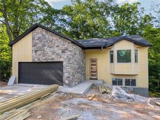 17 Burnham Dr, Bella Vista, AR 72715