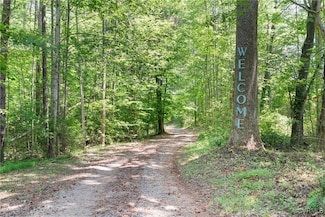 4867 Tabscott Rd, Kents Store, VA 23084