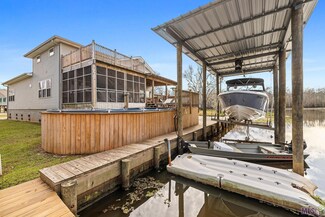 31643 Shelton Dr, Springfield, LA 70462