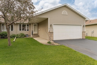 2225 Fisher Ct NW, Rochester, MN 55901