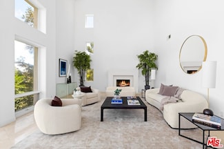 14435 Mulholland Dr, Los Angeles, CA 90077