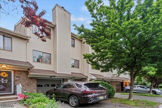 804 Orchard Meadows Dr N, Union, NJ 07083