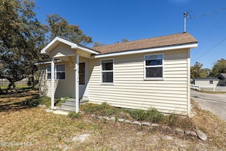113 George Rose Ln, Harkers Island, NC 28531