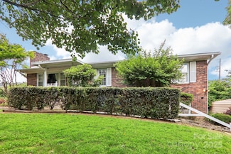 403 Crest Rd, East Flat Rock, NC 28726