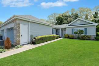 506 Oak Bluff Ct Unit 506, Moriches, NY 11955