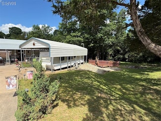 8947 Algonquin Dr, Goose Creek Lake, MO 63036