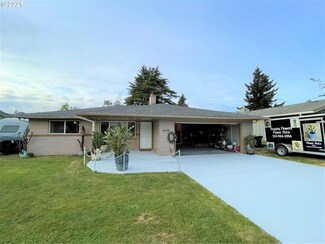 8149 SE Clackamas Rd, Milwaukie, OR 97267