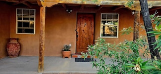 1012 Ortega Rd NW, Los Ranchos, NM 87114