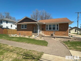 1114 5th Ave, de Witt, IA 52742