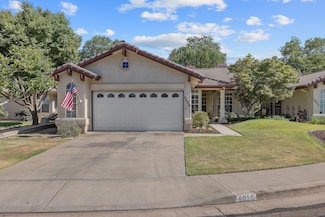 4025 W Hemlock Ct, Visalia, CA 93277