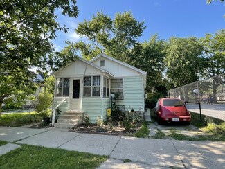 649 Chatham St NW, Grand Rapids, MI 49504