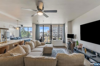 9060 Palisade Ave Unit 710, North Bergen, NJ 07047