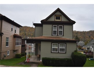 11 Elm St, Bridgeport, OH 43912
