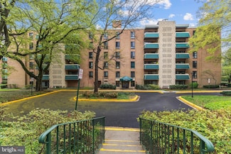 6143 Leesburg Pike Unit 104, Falls Church, VA 22041