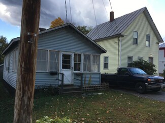20 Dinsmore St, Bingham, ME 04920