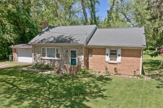34W062 Fox River Dr, Dundee, IL 60118