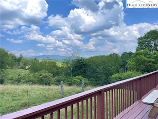 219 Lucky Alice Dr, Grassy Creek, NC 28631