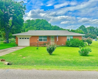 105 E North St, Aubrey, TX 76227