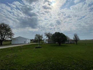 18840 East Fork, Carlyle, IL 62281