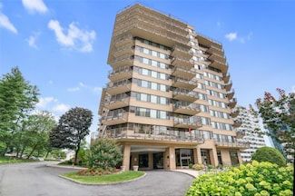 25 Rockledge Ave Unit 1111, White Plains, NY 10601