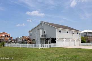 11088 Tahiti St, Bay Saint Louis, MS 39520