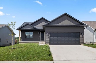 305 S Valley View Dr, Norwalk, IA 50211