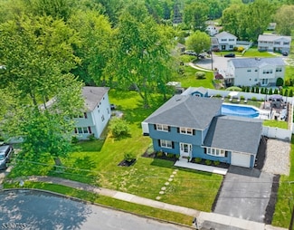 4 Lee Ct, Flanders, NJ 07836