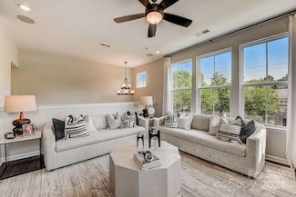 3248 Stelfox St, Charlotte, NC 28262