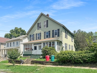 564-566 Russell Ave, Johnstown, PA 15902