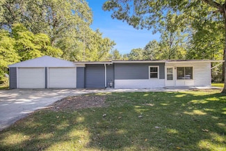 54290 Northwood Dr, Elkhart, IN 46514