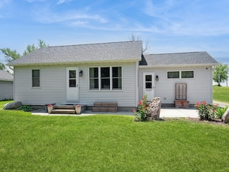 3374 Schmickle Rd, Marion, IA 52302