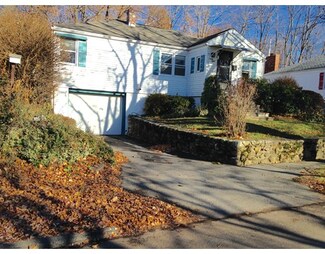 28 Fairlawn Dr, Worcester, MA 01602