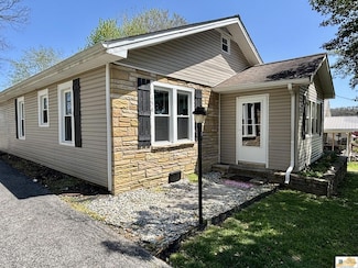 156 Baker St, Burkesville, KY 42717