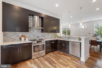 740 S Columbus Blvd Unit 13, Philadelphia, PA 19147
