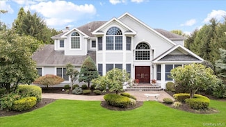 58 Rofay Dr, East Northport, NY 11731