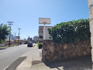 1524 Pensacola St Unit 210, Honolulu, HI 96822