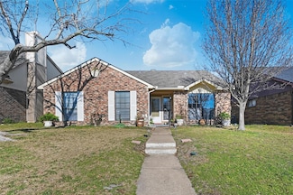 824 Bailey Dr, Cedar Hill, TX 75104
