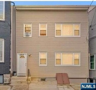 6208 Durham Ave, North Bergen, NJ 07047